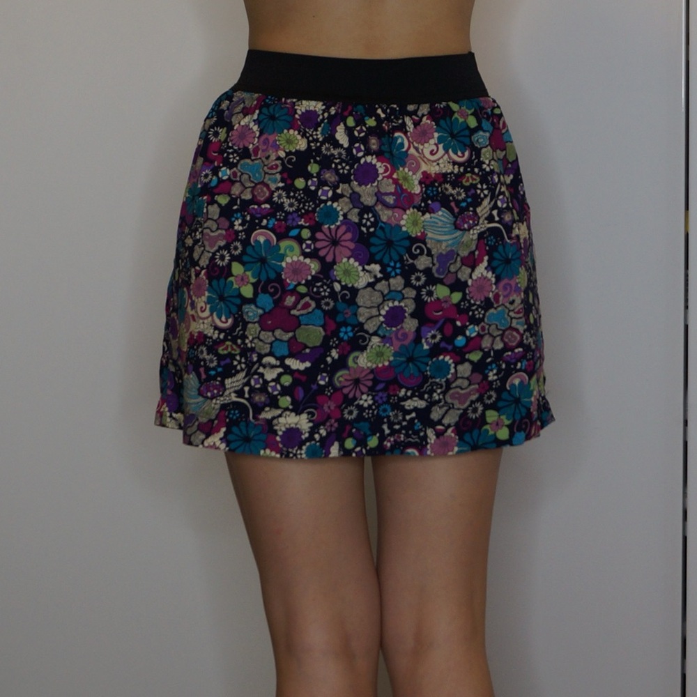 Multicolor Floral Skirt with Pockets & Elastic Waist Size S - Picture 4 of 9